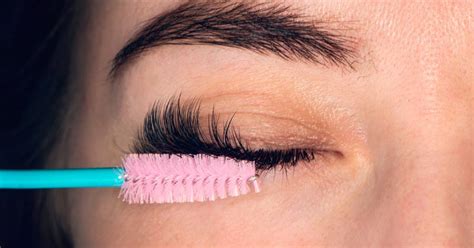 who invented cumbrella eyelashes